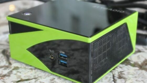 Kompaktni računalnik BRIX GeForce Edition bo zlahka opravil tudi z grafično najbogatejšimi računalniškimi igrami.