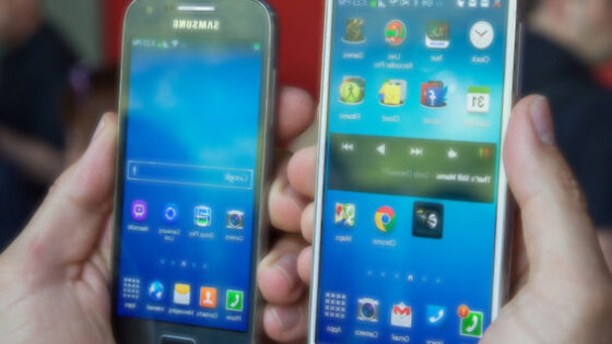 Nadvse zanimivi mobilnik Samsung Galaxy S5 mini naj bi luč sveta ugledal že junija.
