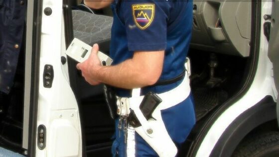 Mobilna informacijska storitev ePolicist naj bi občutno povečala učinkovitost slovenske policije na terenu!