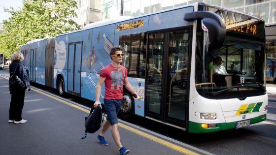 Deezer glasbena izkušnja na avtobusu Ljubljanskega potniškega prometa