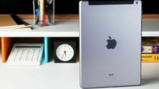 Večja tablica Apple iPad naj bi luč sveta ugledala najkasneje do konca naslednjega poletja.