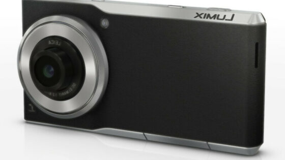 Na kompaktnem digitalnem fotoaparatu Panasonic Lumix DMC-CM1 lahko brez težav poganjamo vse aplikacije za Android!