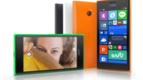Ljubitelji »selfijev« bodo zagotovo vzljubili pametni mobilni telefon Nokia Lumia 735.