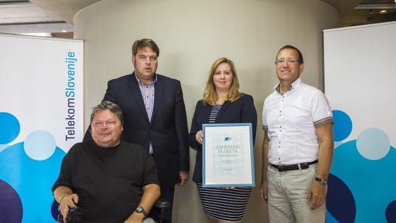 Telekom Slovenije invalidskim in humanitarnim organizacijam podaril pohištvo in pisarniško opremo