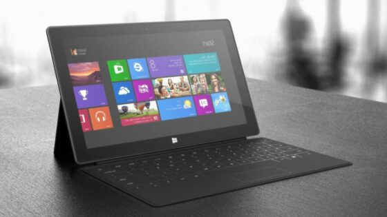 Tablični računalniki Microsoft Surface Pro 3 gredo kljub izjemno visoki ceni odlično v prodajo!