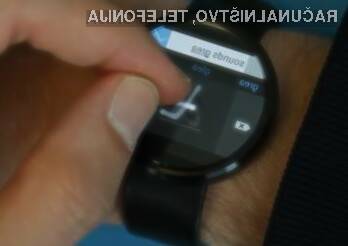Microsoftova navidezna tipkovnica močno poenostavlja vnos besedil na miniaturnih zaslonih pametnih ročnih ur Android Wear.