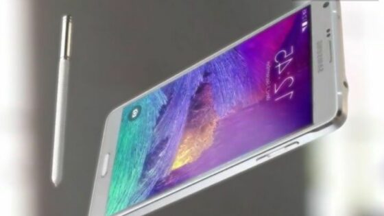 Pametni mobilni telefon Samsung Galaxy Note 5 naj bi se zlahka prikupil najzahtevnejšim uporabnikom.