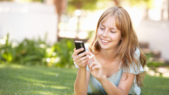 Pri uporabi storitev mobilne telefonije lahko na zasebnost kar pozabimo!