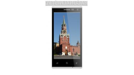 Pametni mobilni telefon BQ Moscow maloprodajne vrednosti zgolj preračunanih 80 evrov je tematsko obarvan za ruski trg.