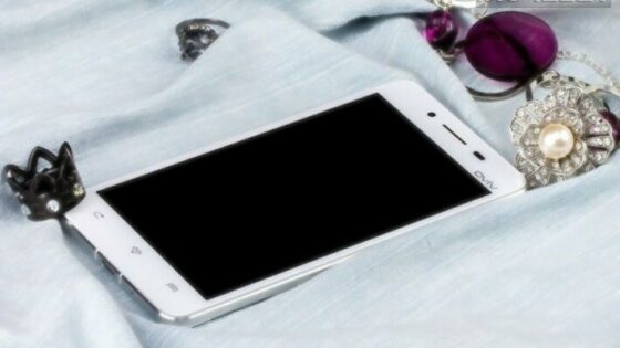 Čeprav pametni mobilni telefon Vivo X5 Max v debelino meri zgolj 4,75 milimetrov, je opremljen z nadvse zmogljivo strojno opremo.