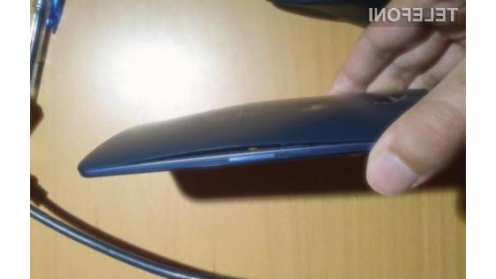Mobilnik Google Nexus 6 naj bi imel resne težave tako z lepilom zadnjega ohišja kot z baterijo.