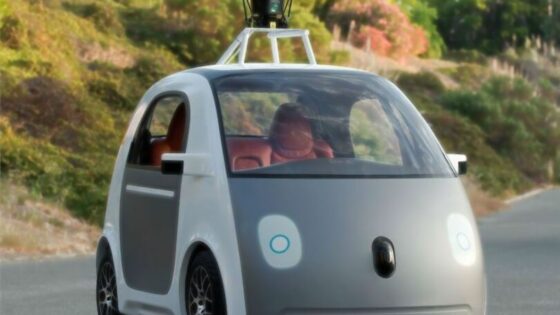 Pri podjetju Google računajo na to, da bodo končni kupci lahko njegov samovozeči avtomobil kupili že leta 2020.