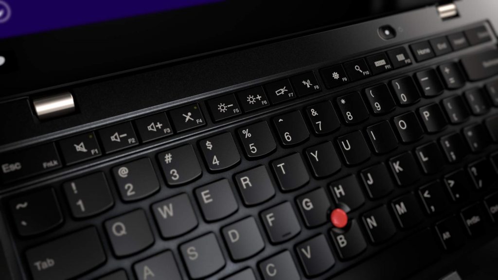 Najnovejši ThinkPad X1 Carbon obeležil 100 milijonti ThinkPad