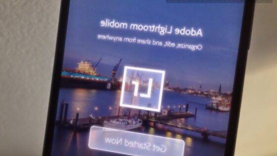 Adobe Lightroom se odlično znajde na pametnih mobilnih telefonih Android.