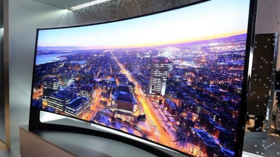 Ukrivljen televizor OLED – se ga splača kupiti?