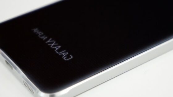 Slovenski uporabniki mobilnika Samsung Galaxy Alpha bodo posodobitev Androida prejeli še pred poletjem.