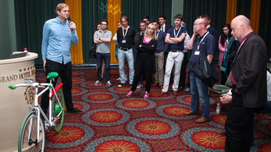 Niko Klanšek je predstavil svoj uspešen projekt FlyKly, financiran na Kickstarterju.