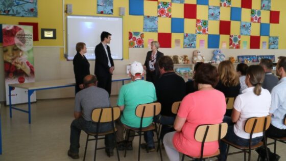 Canon tudi letos del sredstev od prodaje namenil mladinskim dejavnostim Rdečega križa Slovenije