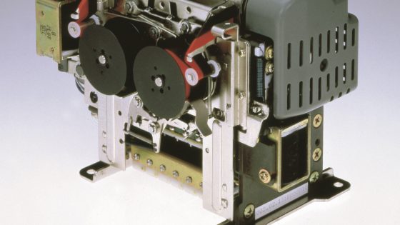 Tiskalnik EP-101, ki je prvi izdelek podjetja Epson, se je odločno razširil in zasidral na trgu IT opreme.