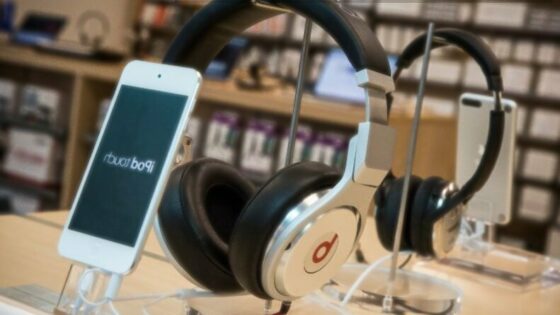 Apple Music naj bi bil uporabnikom na voljo že konec junija.