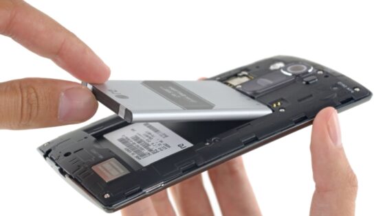 Popravilo mobilnika LG G4 ne bo vedno nujno potrebno zaupati serviserju.
