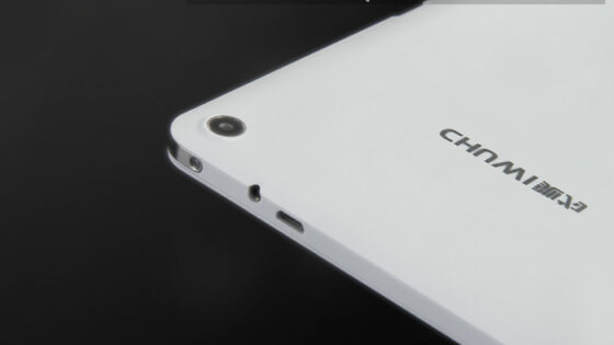 Na Chuwi Hi8 lahko poganjate tako Windows, kakor tudi Android.