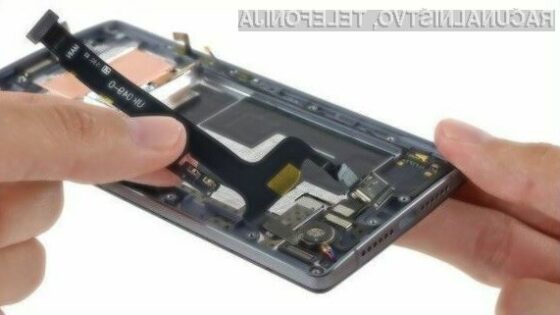 Pametni mobilni telefon OnePlus 2 je relativno enostavno popravljiv!