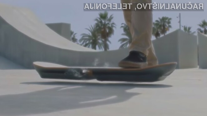Plavajoča deska iz filma Vrnitev v prihodnost Lexus Slide je že navdušila mnoge.