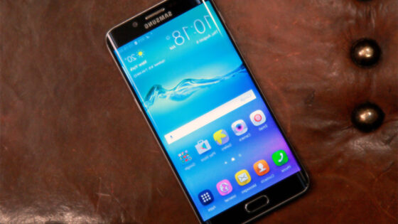 Novi pametni mobilni telefon Samsung Galaxy S6 Edge+ nas zagotovo ne bo pustil na cedilu!