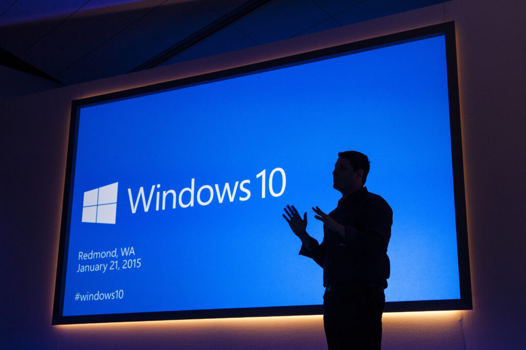 Windows 10 zlahka prepriča uporabnike osebnih računalnikov!