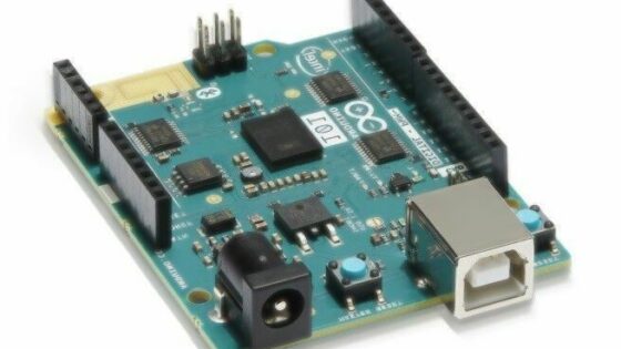 Miniaturni računalniški sistem Intel Genuino 101 bo naprodaj za zgolj preračunanih 26 evrov.