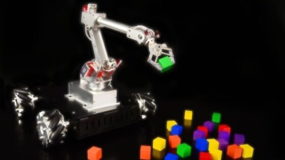Robot 7Bot za malo denarja ponuja veliko!