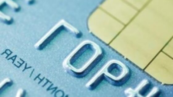 Pet nepridipravov je zaradi luknje v sistemu chip-and-PIN v žep pospravilo kar 600 tisoč evrov.