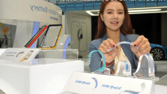 Upogljiva baterije podjetja Samsung obetajo izdelke nosljive elektronike povsem nenavadnih oblik.