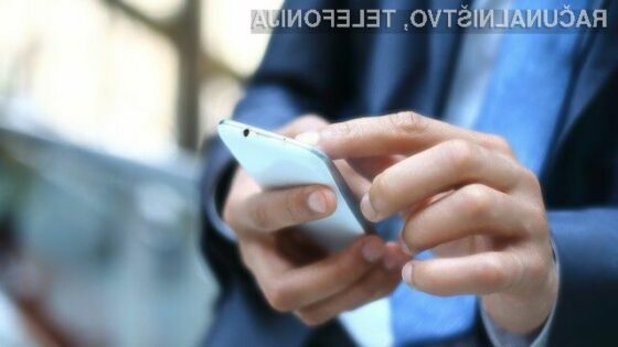 Uporabniki mobilnikov še vedno prisegajo na naprave s 4,7-palčnimi zasloni!