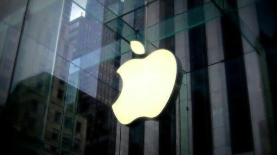 Zaposleni podjetja Apple so morali za telesni pregled v vrsti čakati vsaj 30 minut dnevno!