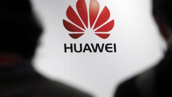Huawei v središču Bruslja odpira Center doživetja