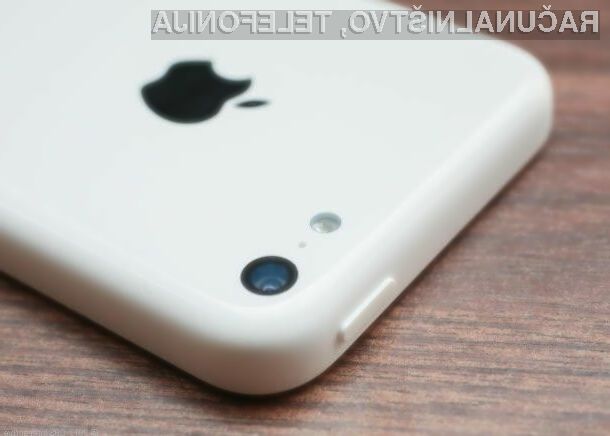 Mobilni telefon iPhone 5e naj bi bila v ZDA naprodaj marca za preračunanih 460 evrov.