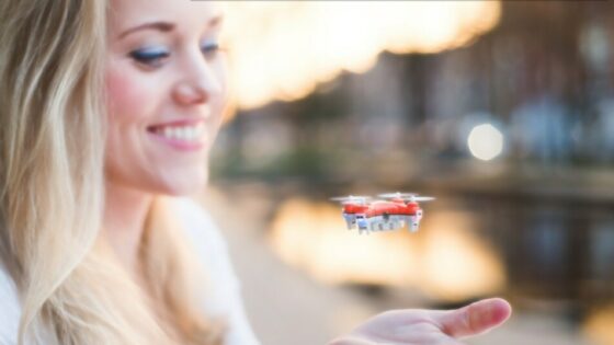 Dron TRNDLabs SKEYE Nano meri zgolj 4 × 4 × 2 centimetrov!