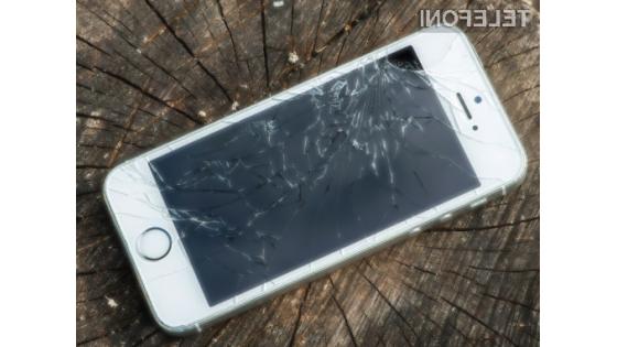 Apple bo za poškodovan mobilni telefon iPhone pri nakupu novega pripisal dobroimetje v vrednosti do preračunanih 180 evrov.