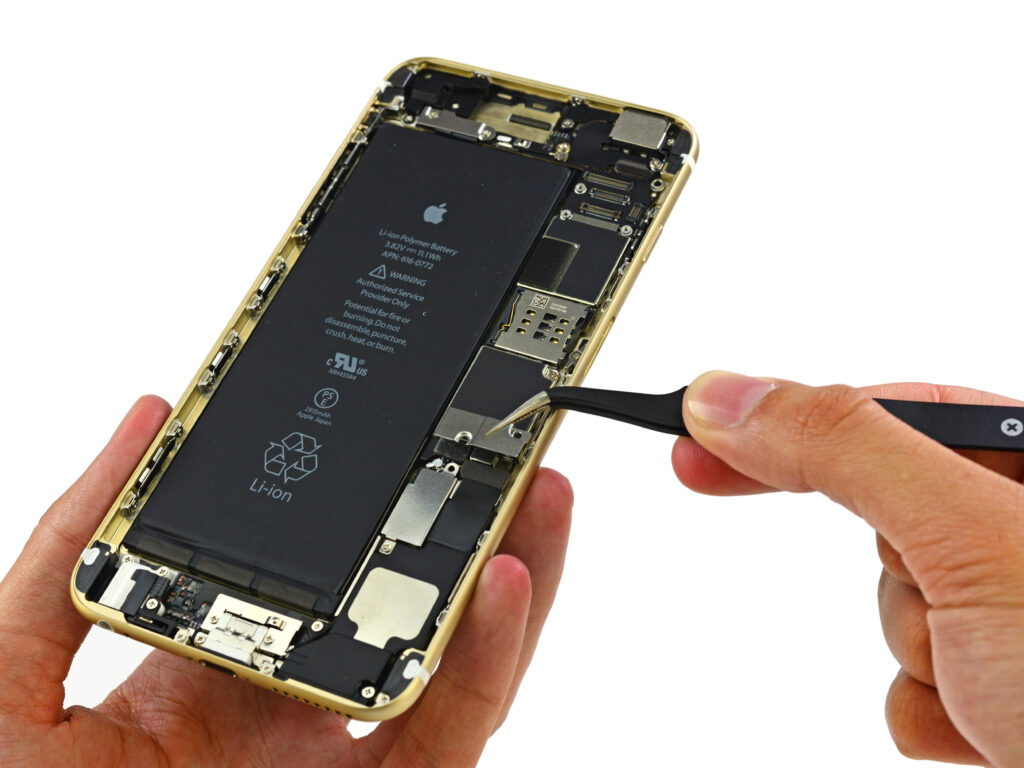 Nadgradnja pomnilnika mobilnega telefona iPhone 6 je na kitajskem pravi hit!