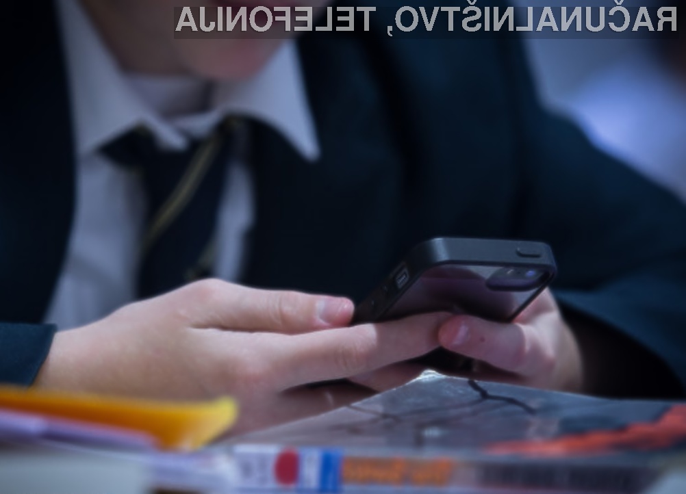 V kazahstanskih vladnih ustanovah bo dovoljeno uporabljati le mobilne telefone brez kamer in dostopa do interneta!