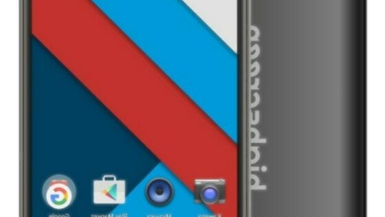 Ruski pametni mobilni telefon Highscreen Power Rage za malo denarja ponuja veliko.