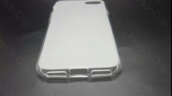 Proizvajalci zaščitnih etuijev naj bi od Appla že prejeli obliko mobilnega telefona iPhone 7.