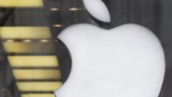 Na kitajskem bo družba Apple morala ime svojega prvega pametnega mobilnega telefona iPhone deliti s kitajskim proizvajalcem torb in denarnic.