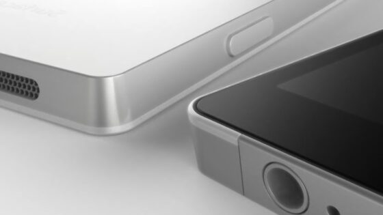 Prvi telefoni Microsoft Surface Phone naj bi na prodajne police prispel v prvi polovici 2017.