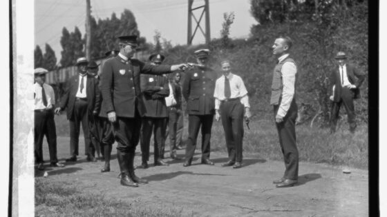 Test neprebojnega jopiča leta 1923