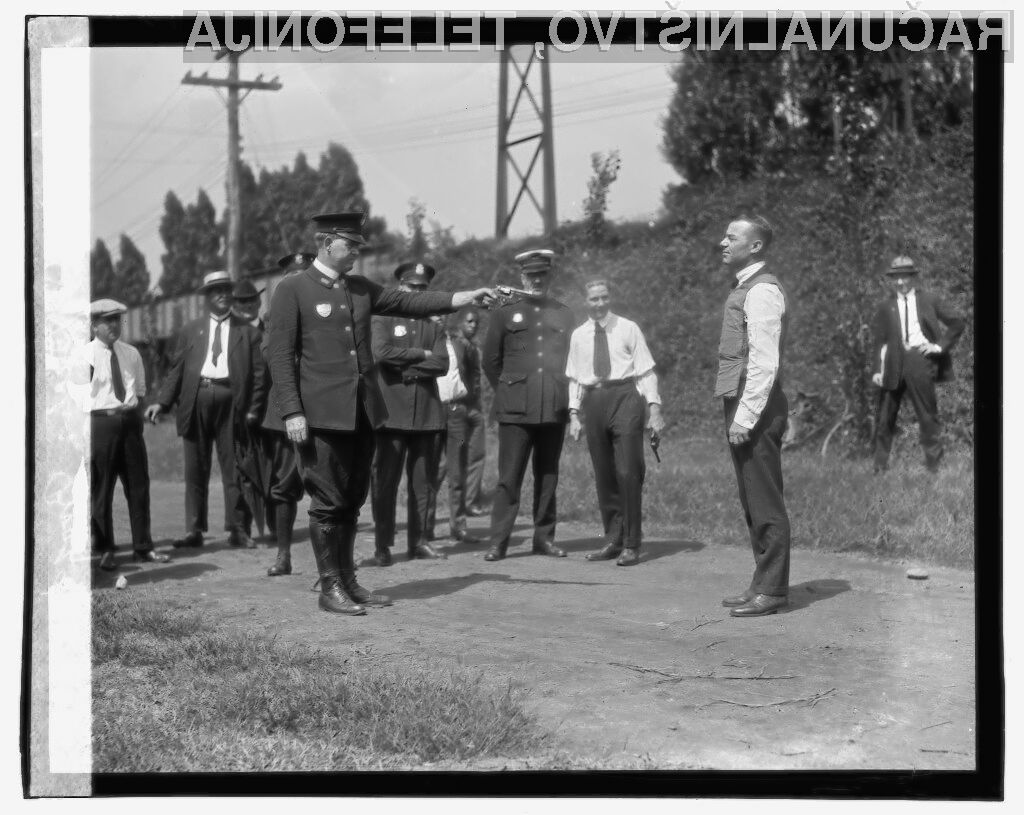 Test neprebojnega jopiča leta 1923
