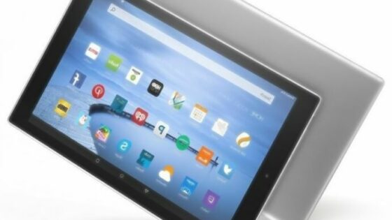 Novi Amazon Fire HD 10 je opremljen s kovinskim ohišjem.