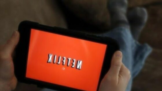 Videoposnetke Netflix bi lahko kmalu lahko predvajali tudi brez dostopa do svetovnega spleta.